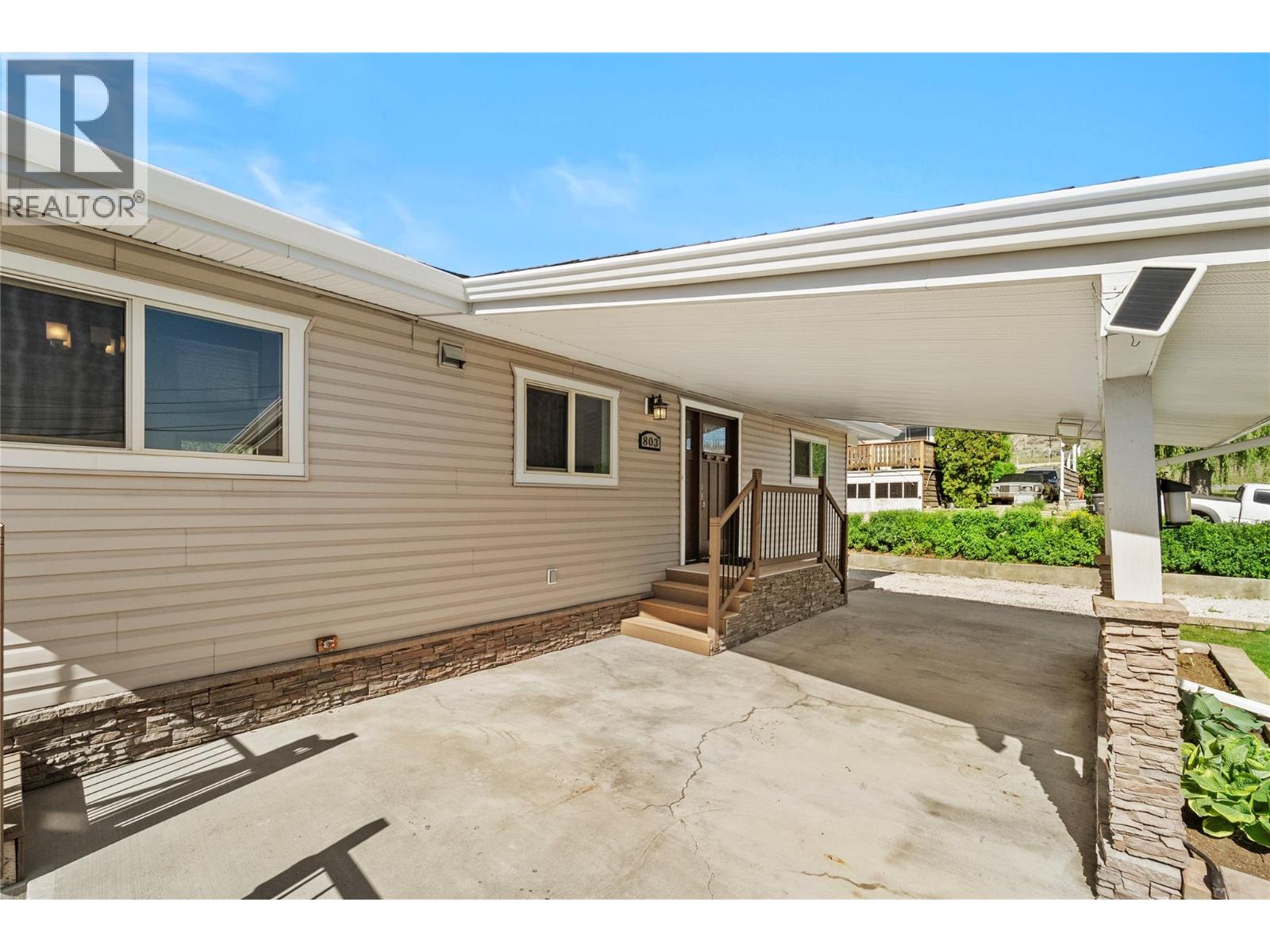 803 Cariboo Crescent - 3
