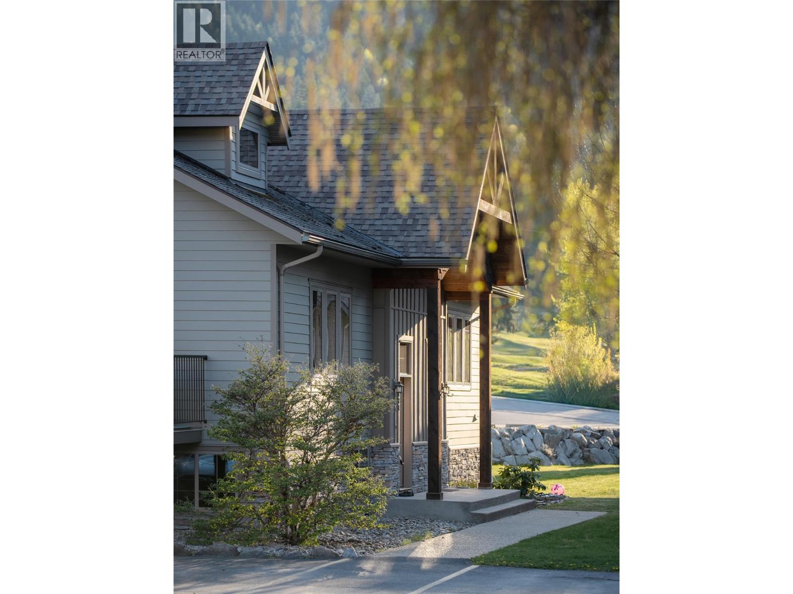 #404 1901 Choquette Avenue - Image 3