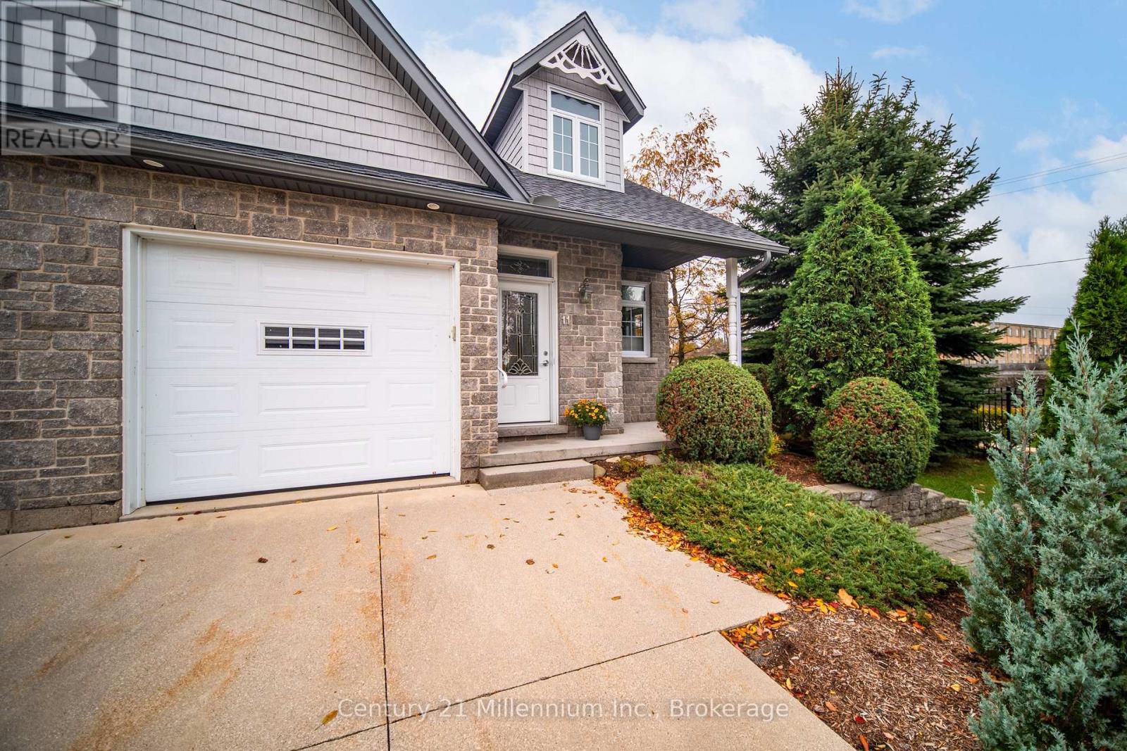 #11 190 MORPETH STREET - 1