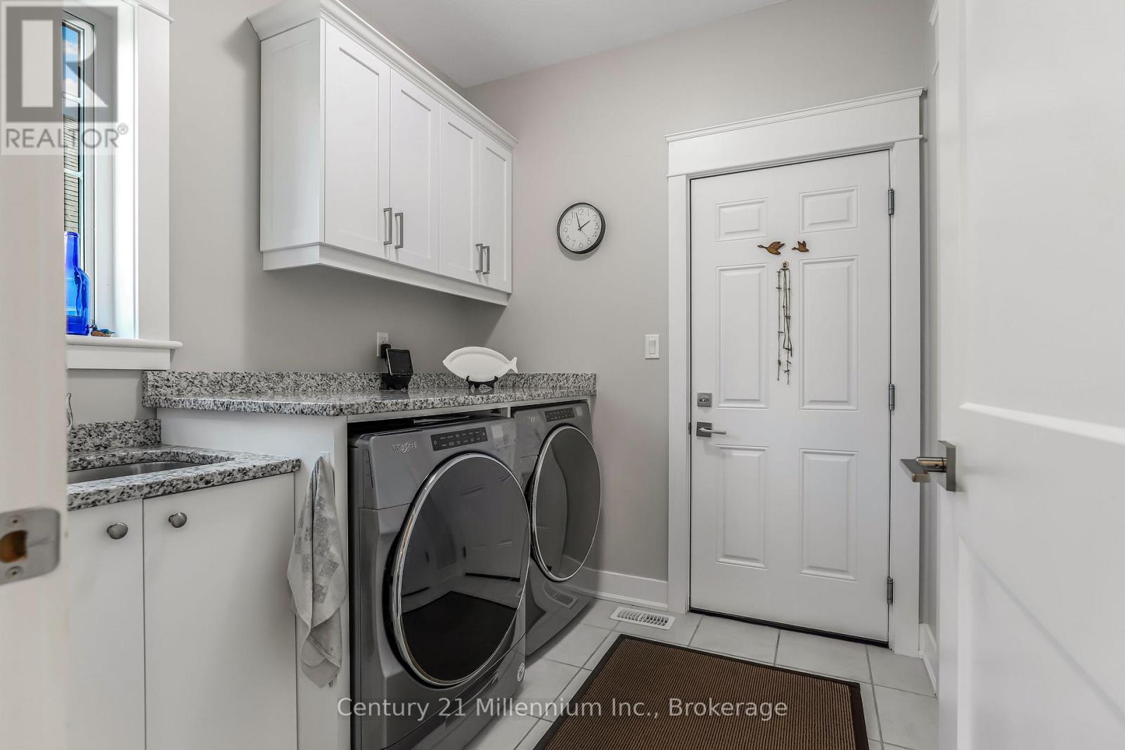 209 SNOWBERRY LANE - 24