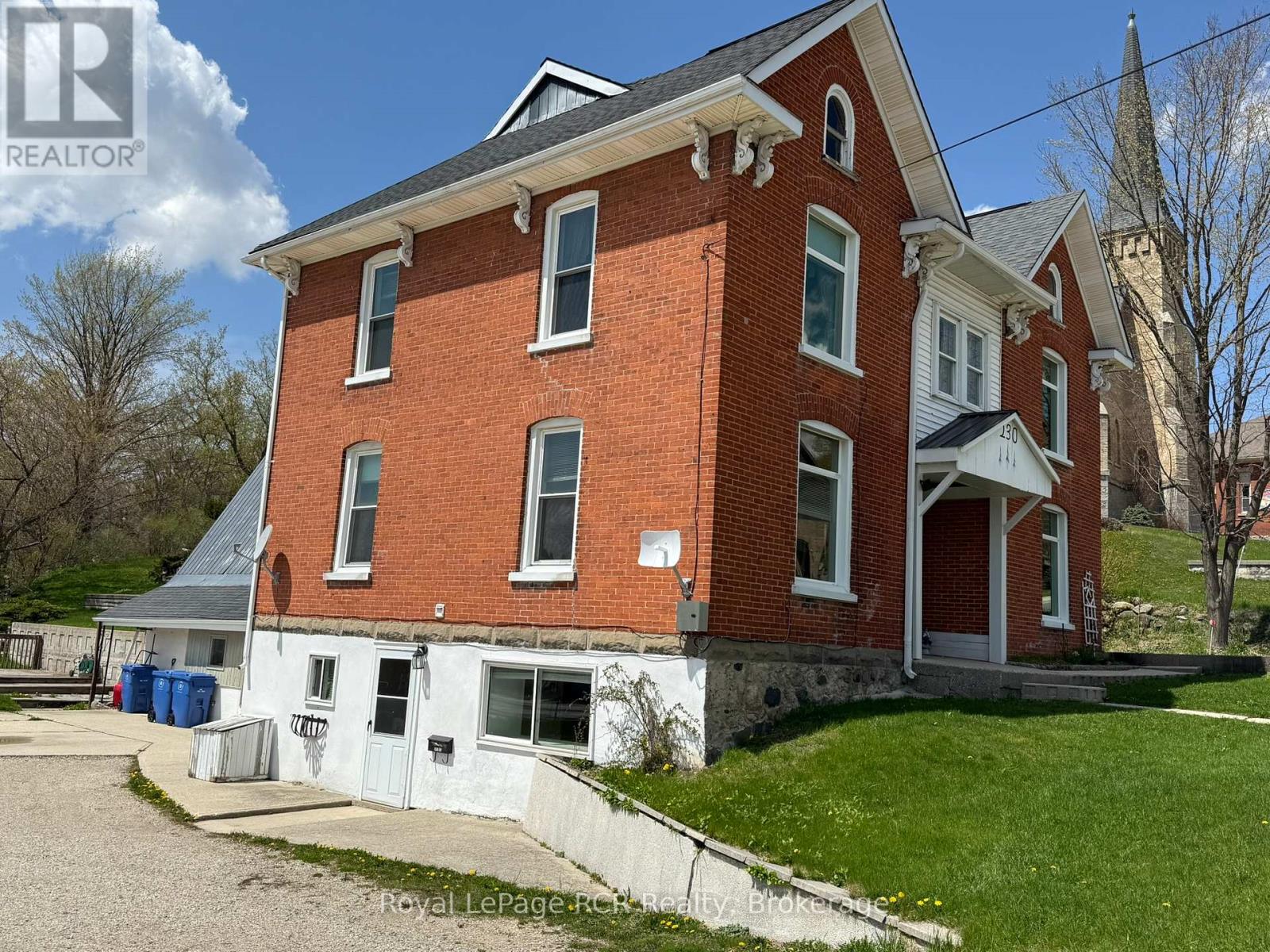 230 GARAFRAXA STREET N - 45