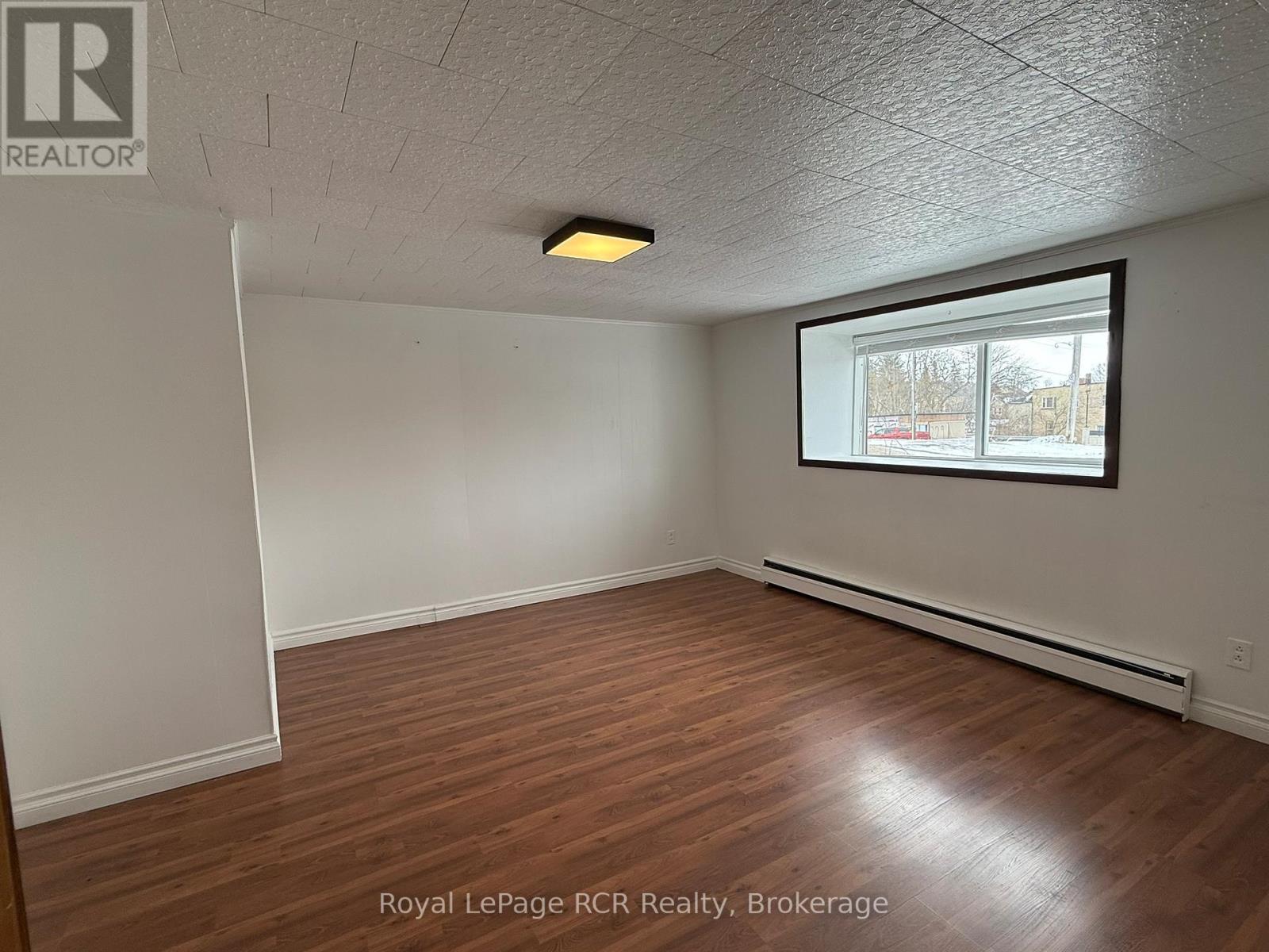 230 GARAFRAXA STREET N - 20