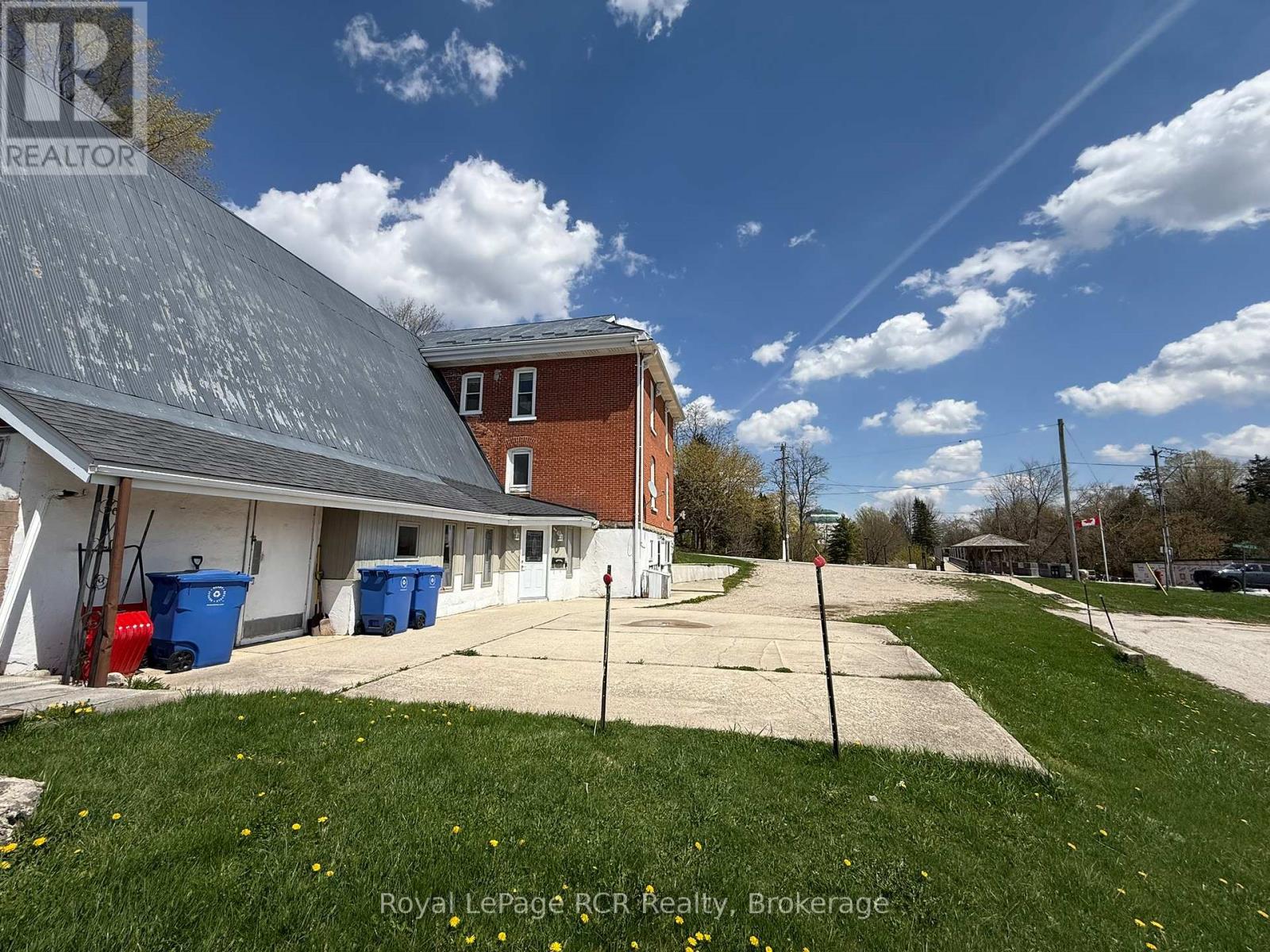 230 GARAFRAXA STREET N - 47