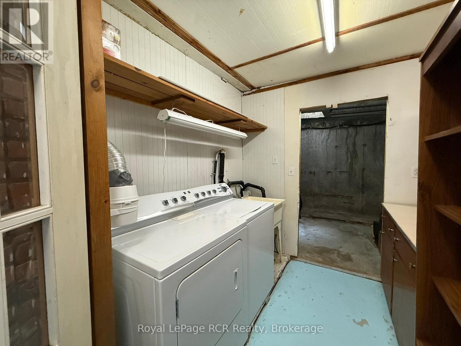 230 GARAFRAXA STREET N - 16