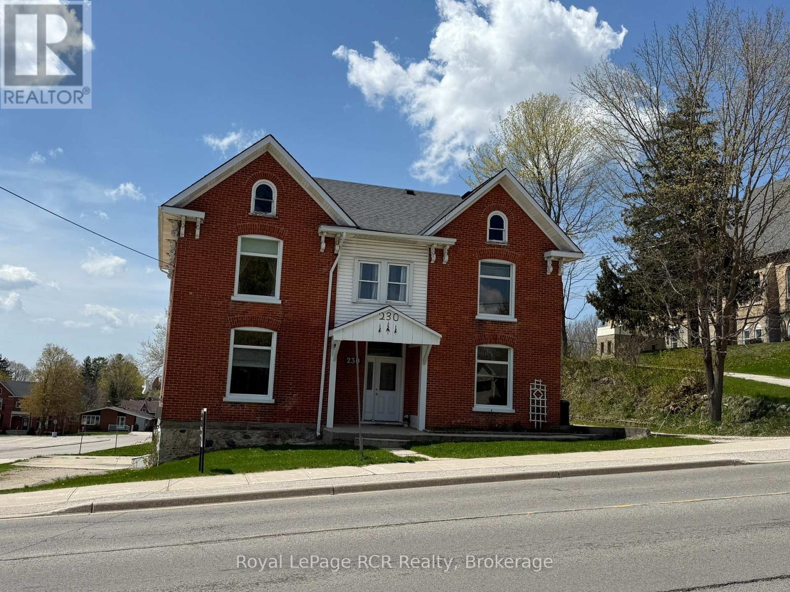 230 GARAFRAXA STREET N - 26