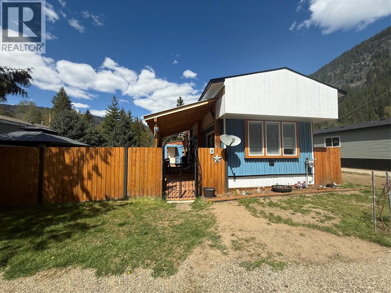 916 AIRPORT Road Unit# 8, Salmo