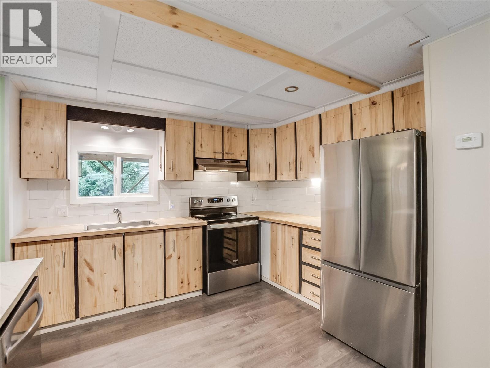 916 AIRPORT Road Unit# 8, Salmo