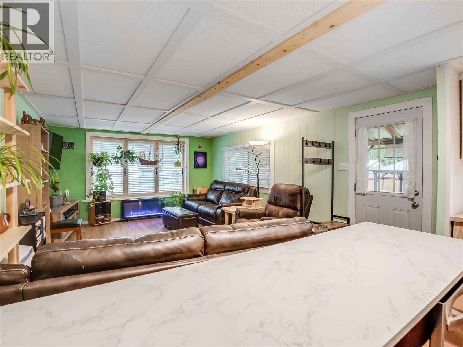 916 AIRPORT Road Unit# 8, Salmo