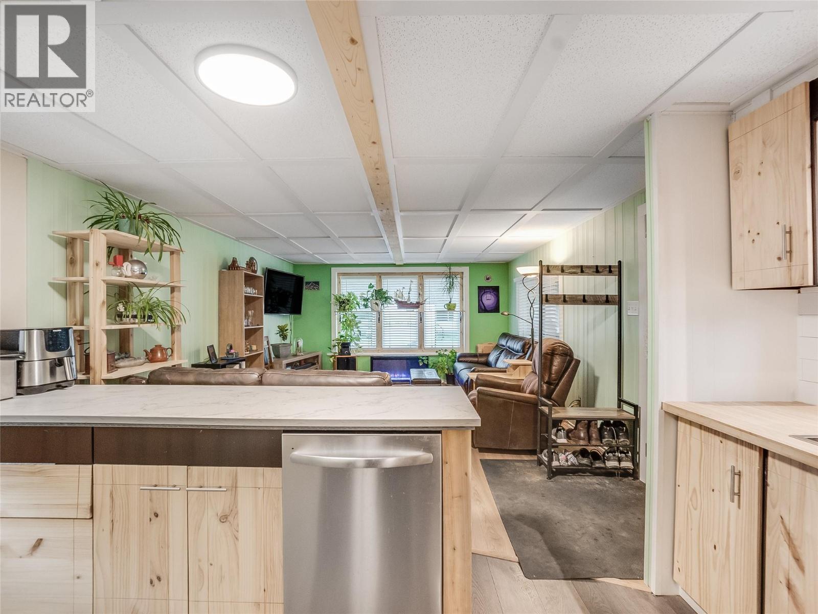 916 AIRPORT Road Unit# 8, Salmo
