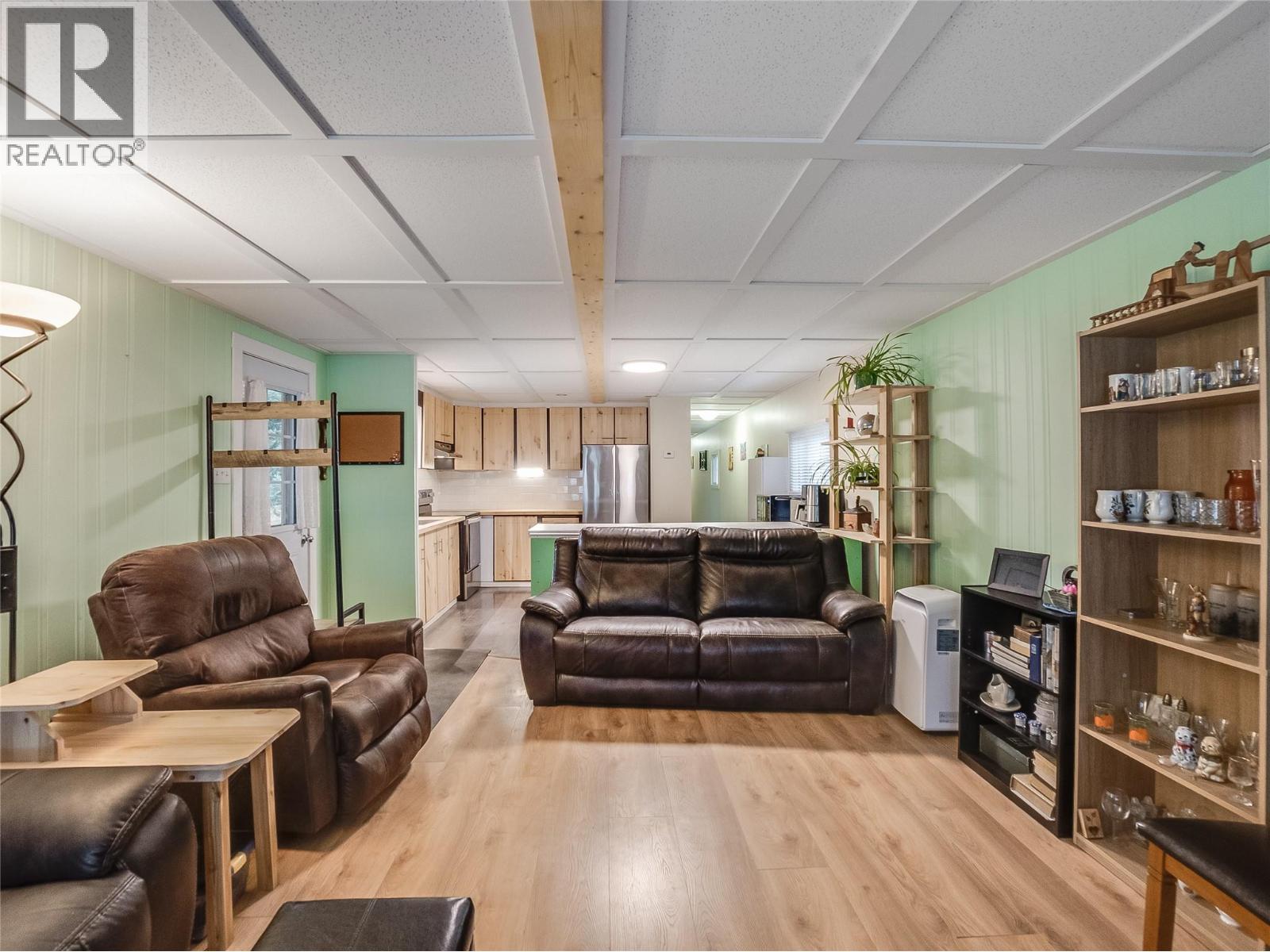 916 AIRPORT Road Unit# 8, Salmo