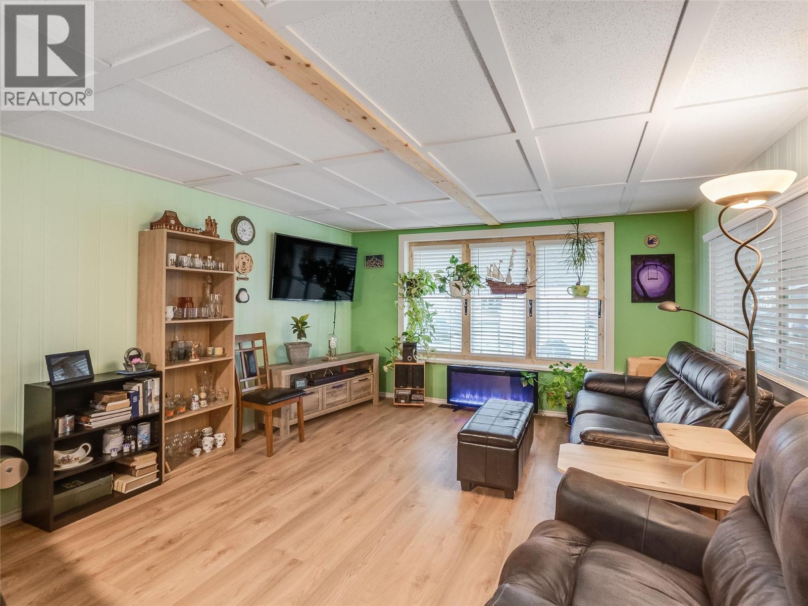 916 AIRPORT Road Unit# 8, Salmo