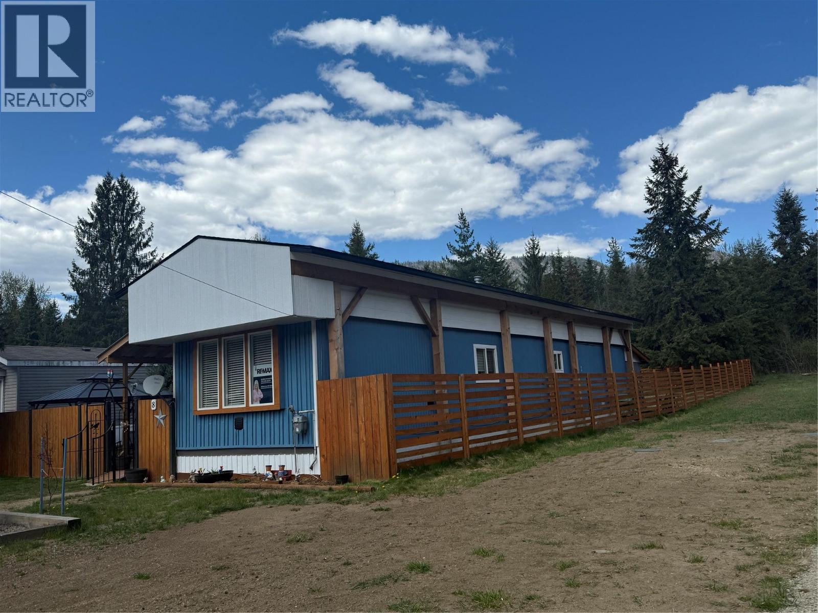 916 AIRPORT Road Unit# 8, Salmo
