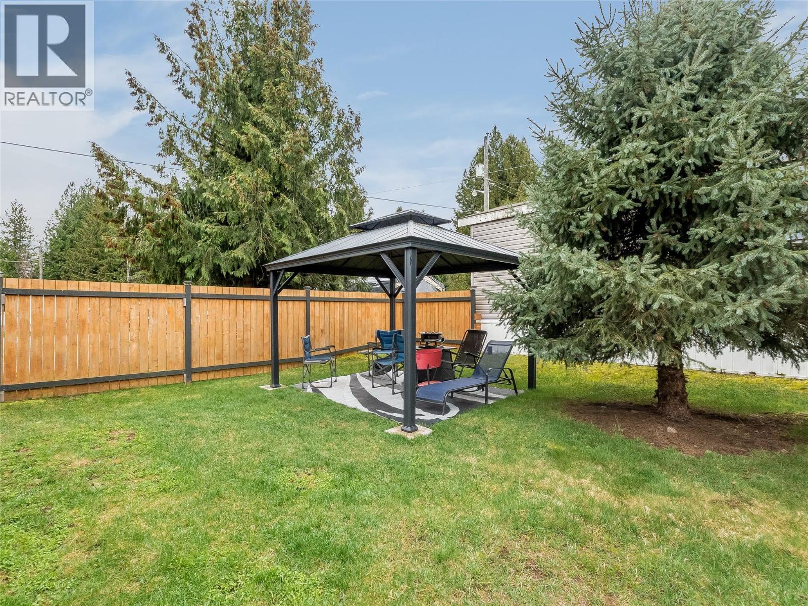 916 AIRPORT Road Unit# 8, Salmo