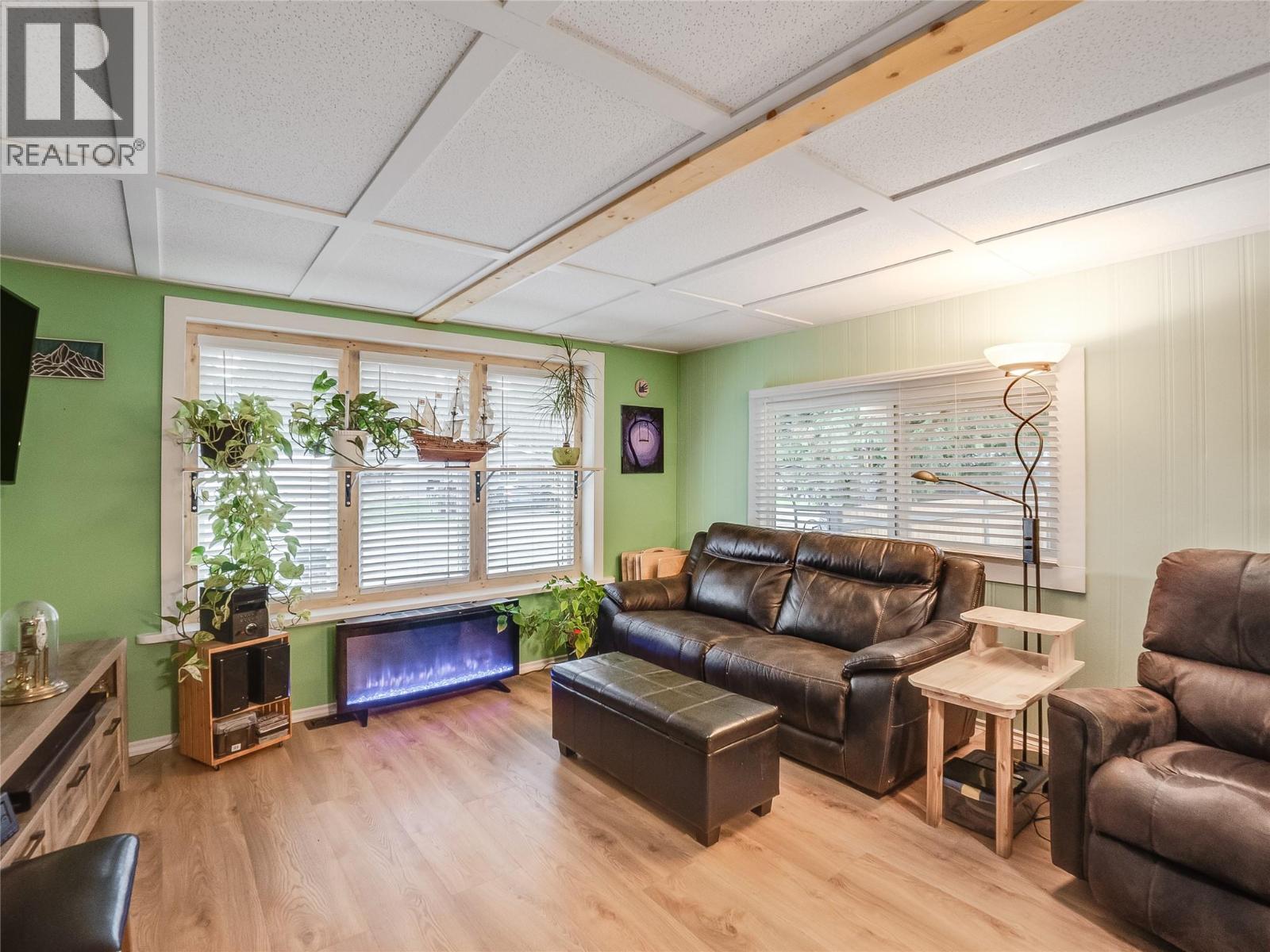 916 AIRPORT Road Unit# 8, Salmo