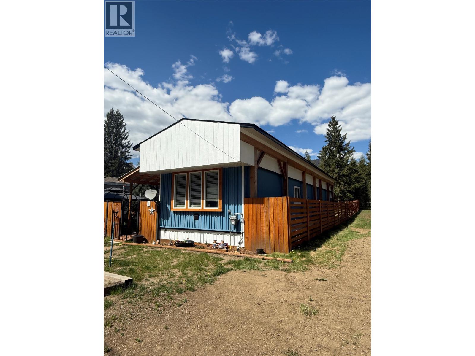 916 AIRPORT Road Unit# 8, Salmo