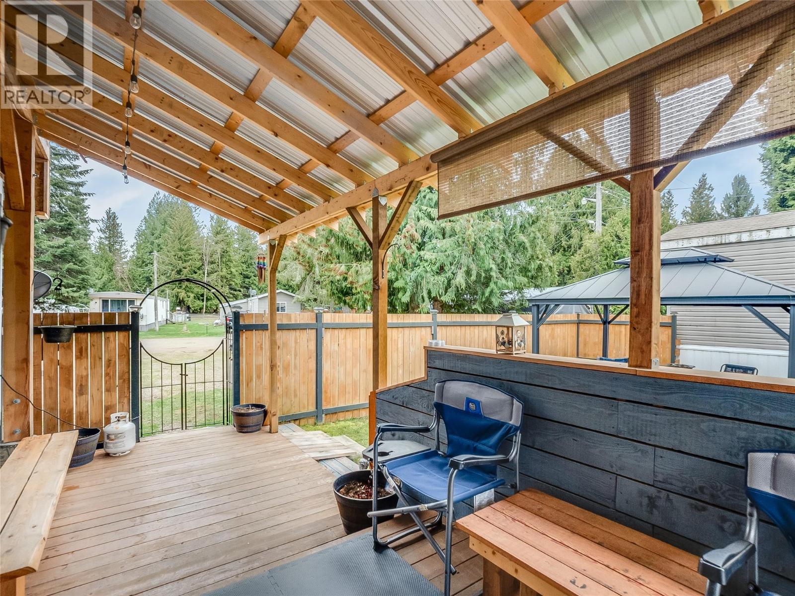 916 AIRPORT Road Unit# 8, Salmo