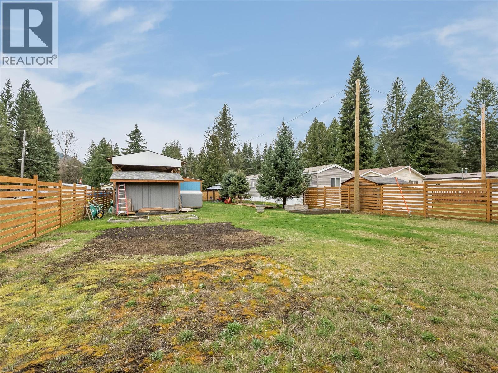 916 AIRPORT Road Unit# 8, Salmo