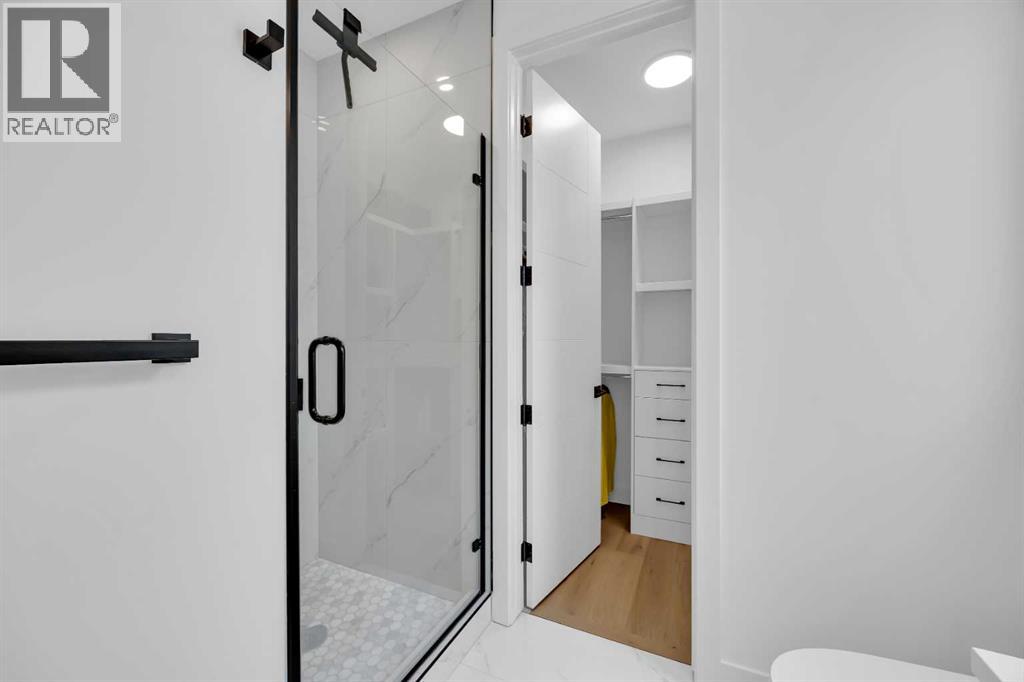 2625 29 Street SW - 39