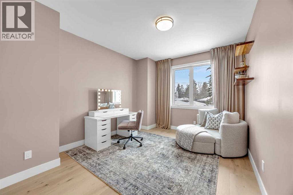 2625 29 Street SW - 36