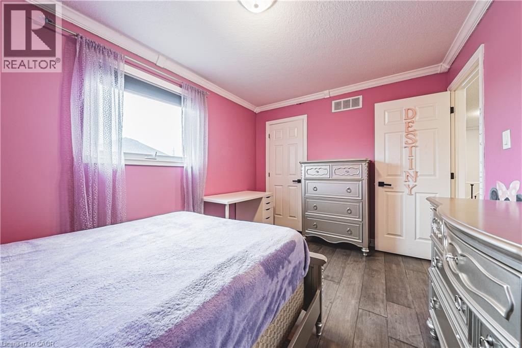 6 SECOND Road W - 23