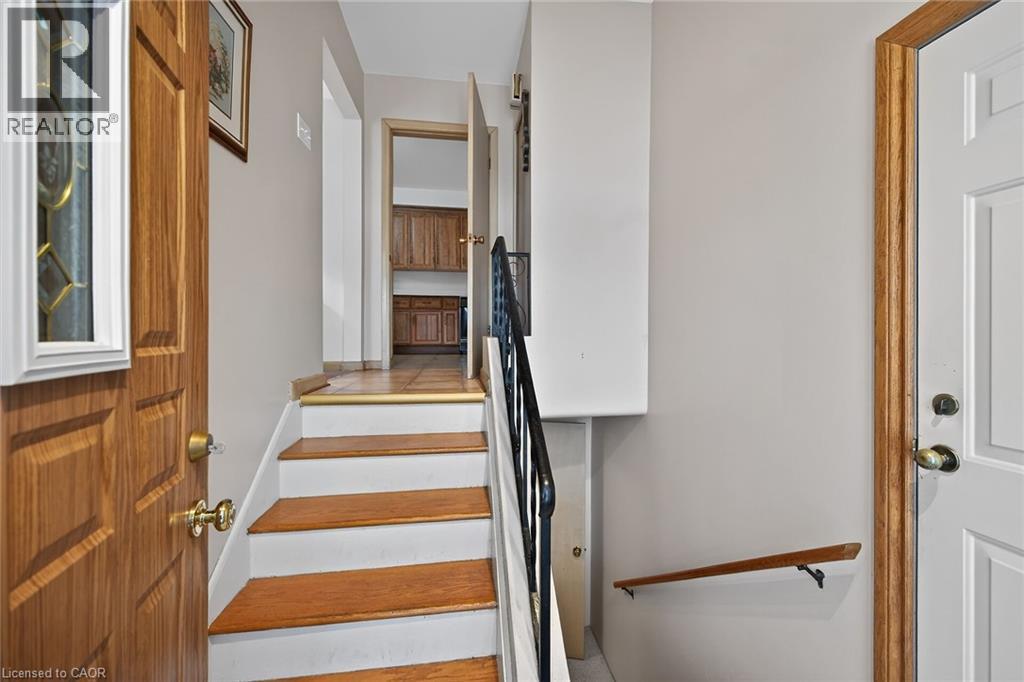 59 CLOKE Court, Hamilton, Ontario, L8T1N4 — Photo 4