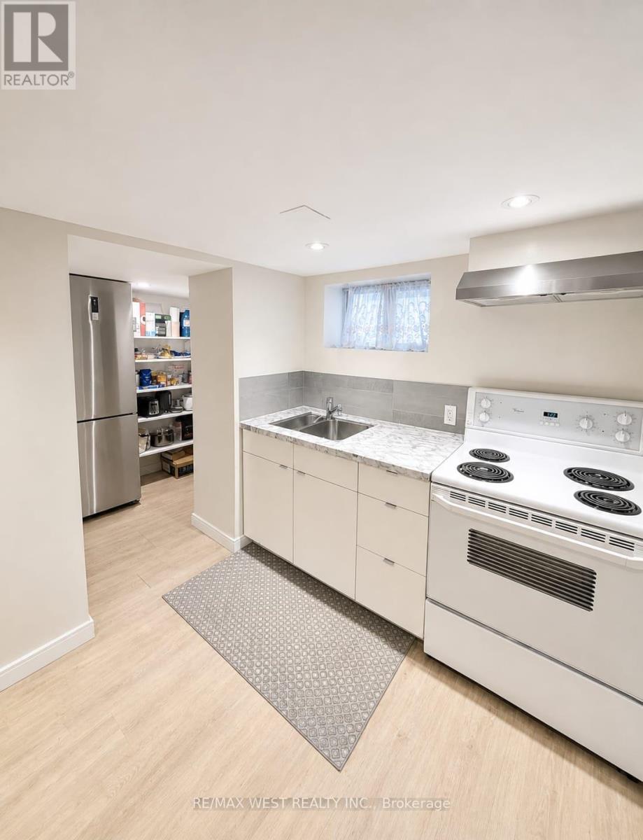 112 SILVERTHORN AVENUE - 22