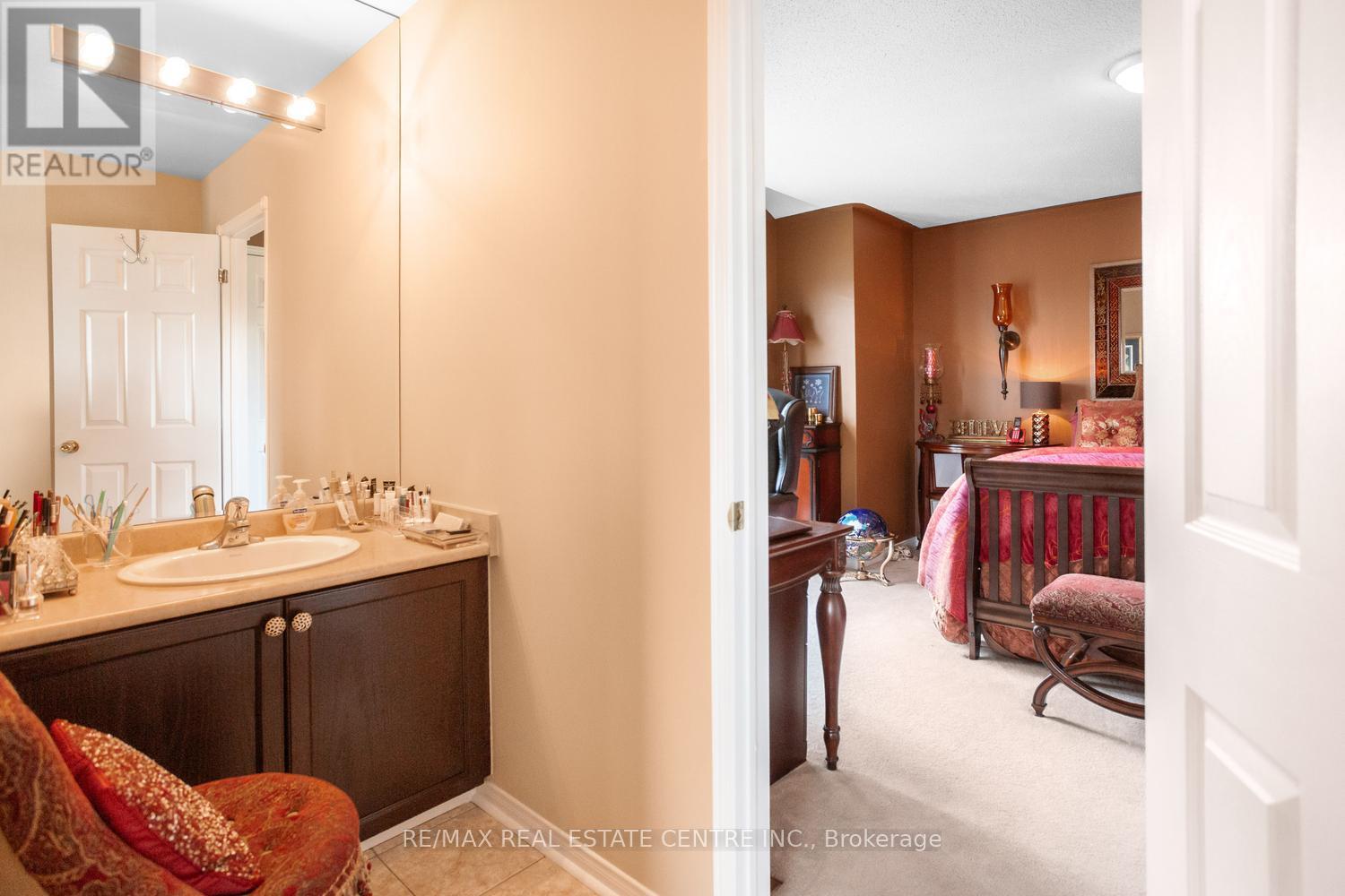 #111 5260 MCFARREN BOULEVARD - 32