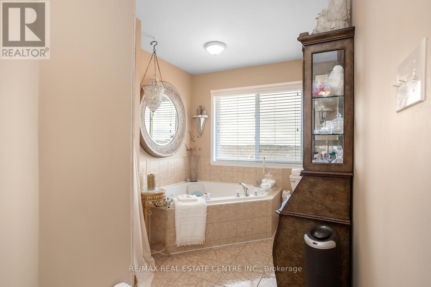 #111 5260 MCFARREN BOULEVARD - 30