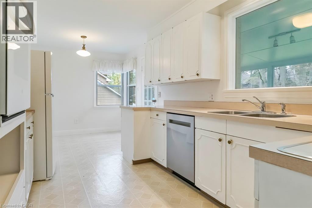 142 BALSAM Drive, Oakville, Ontario, L6J3X5 — Photo 11