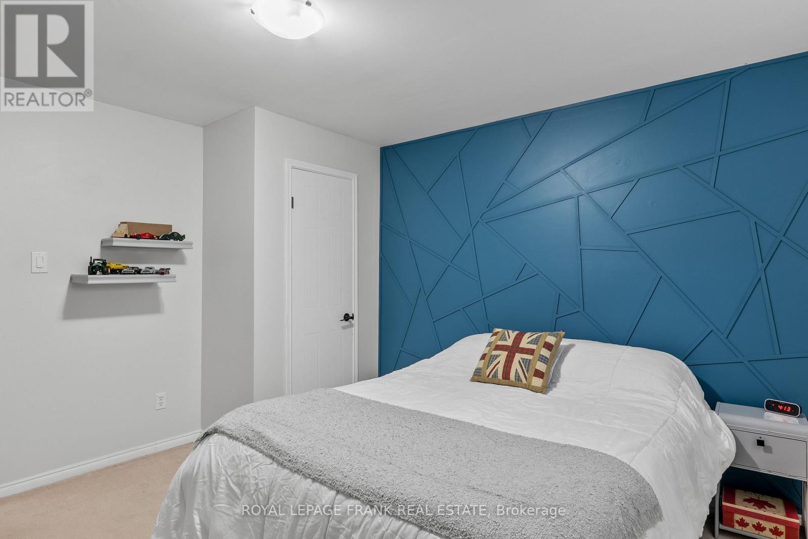 21 BIRCH CRESCENT - 28