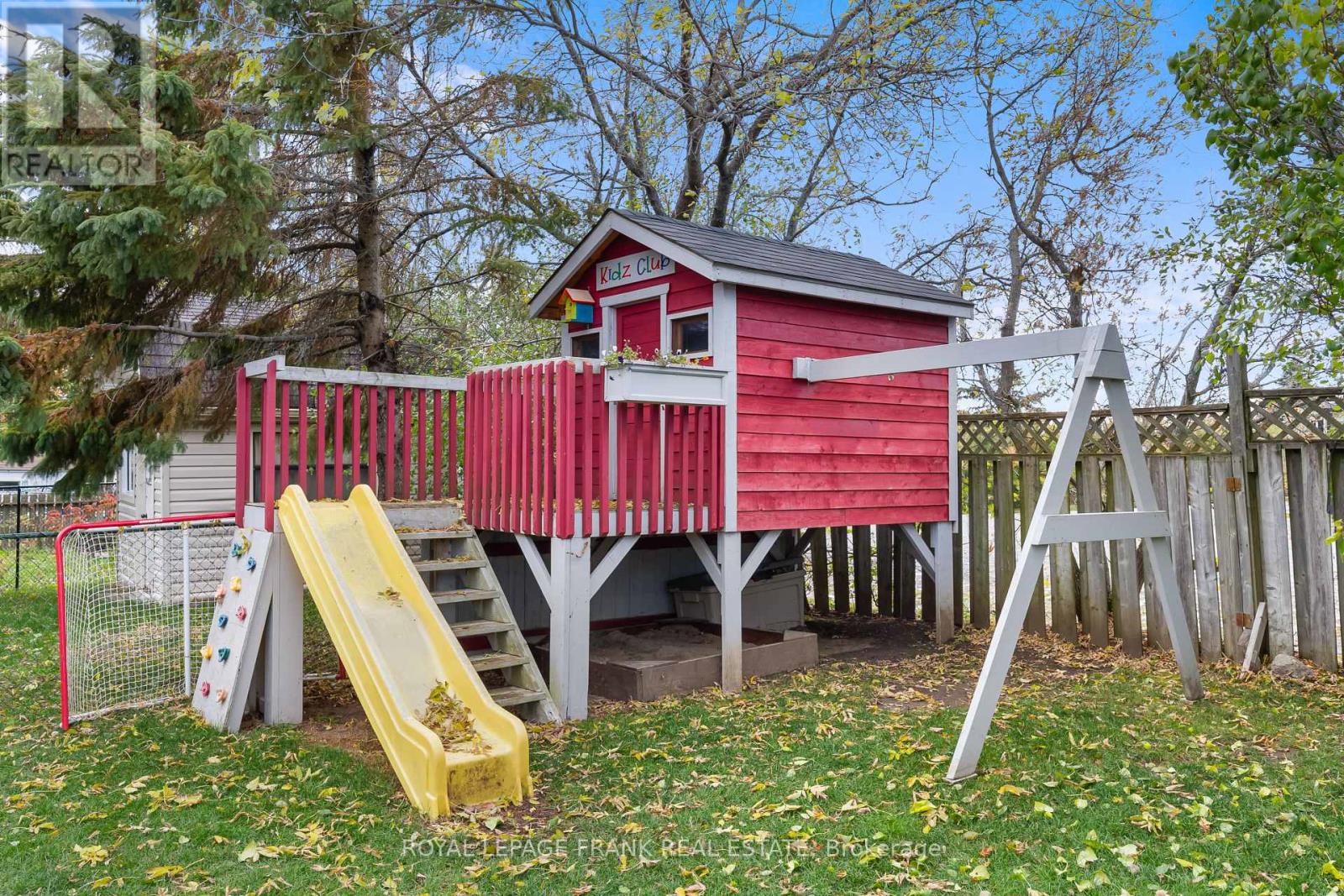 21 BIRCH CRESCENT - 30