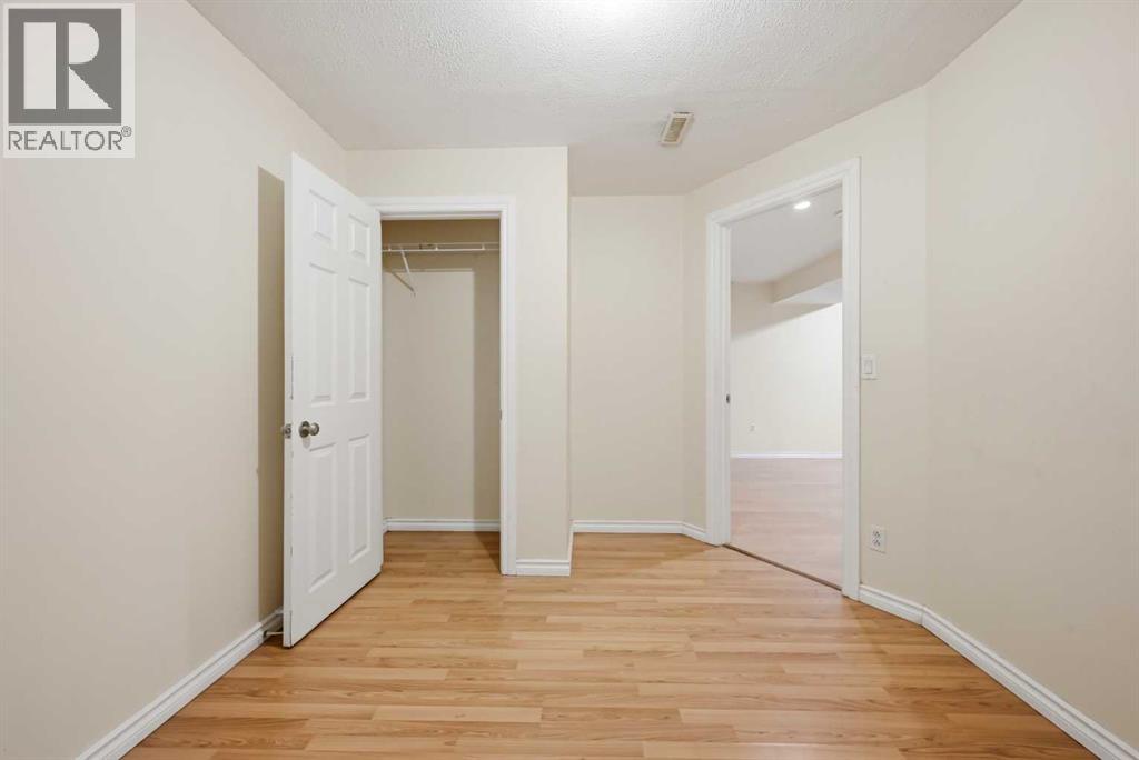 165 Saddlecrest Way NE - 41