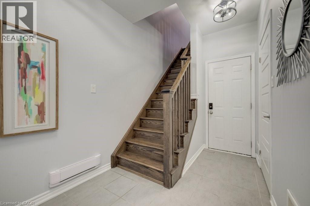 579 GOLDENROD Lane, Kitchener, Ontario, N2R0L7 — Photo 6