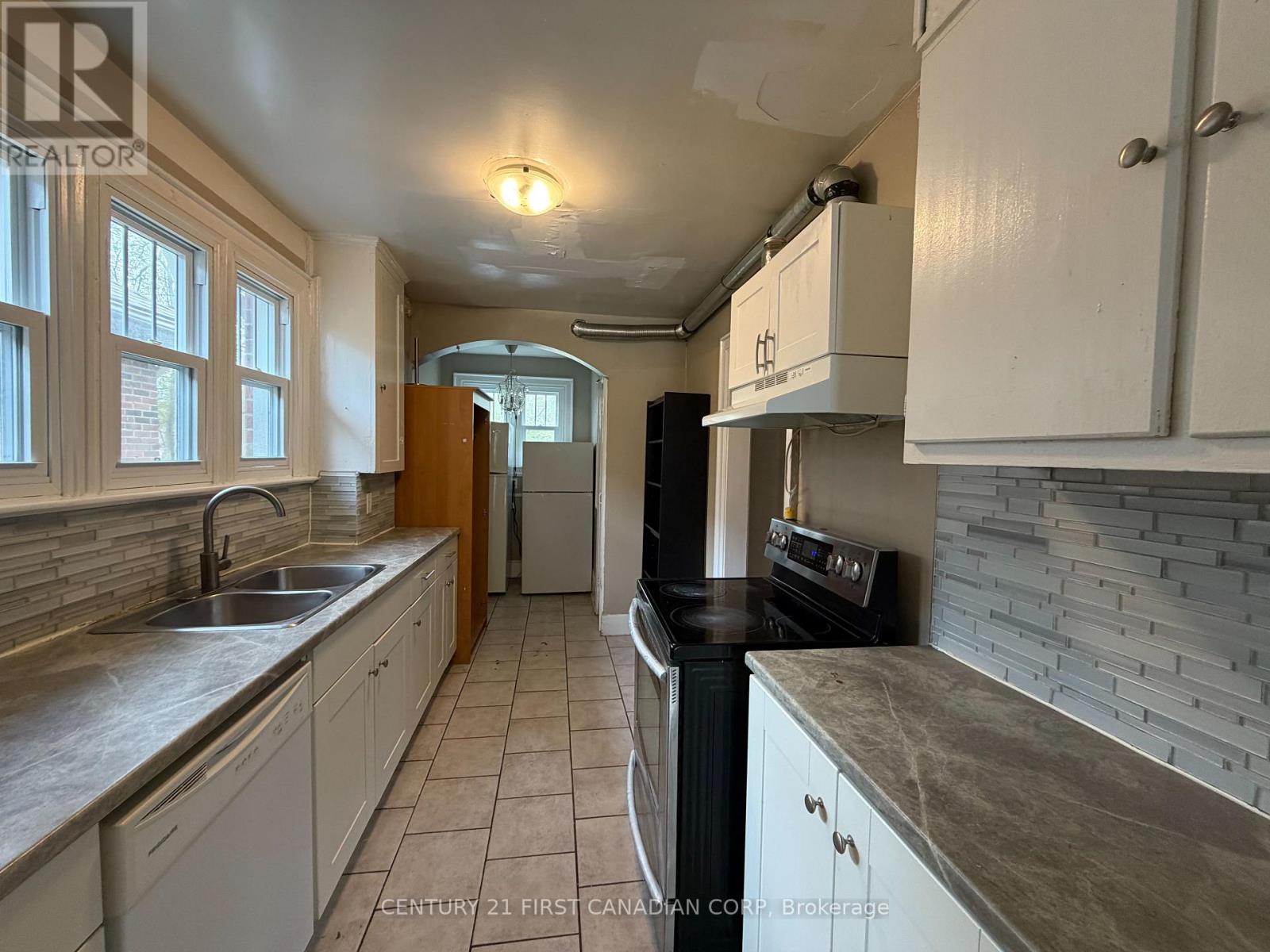 200 HURON STREET - 8