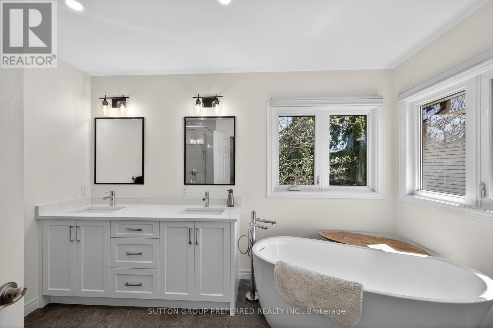 62 CARRIAGE HILL DRIVE - 36