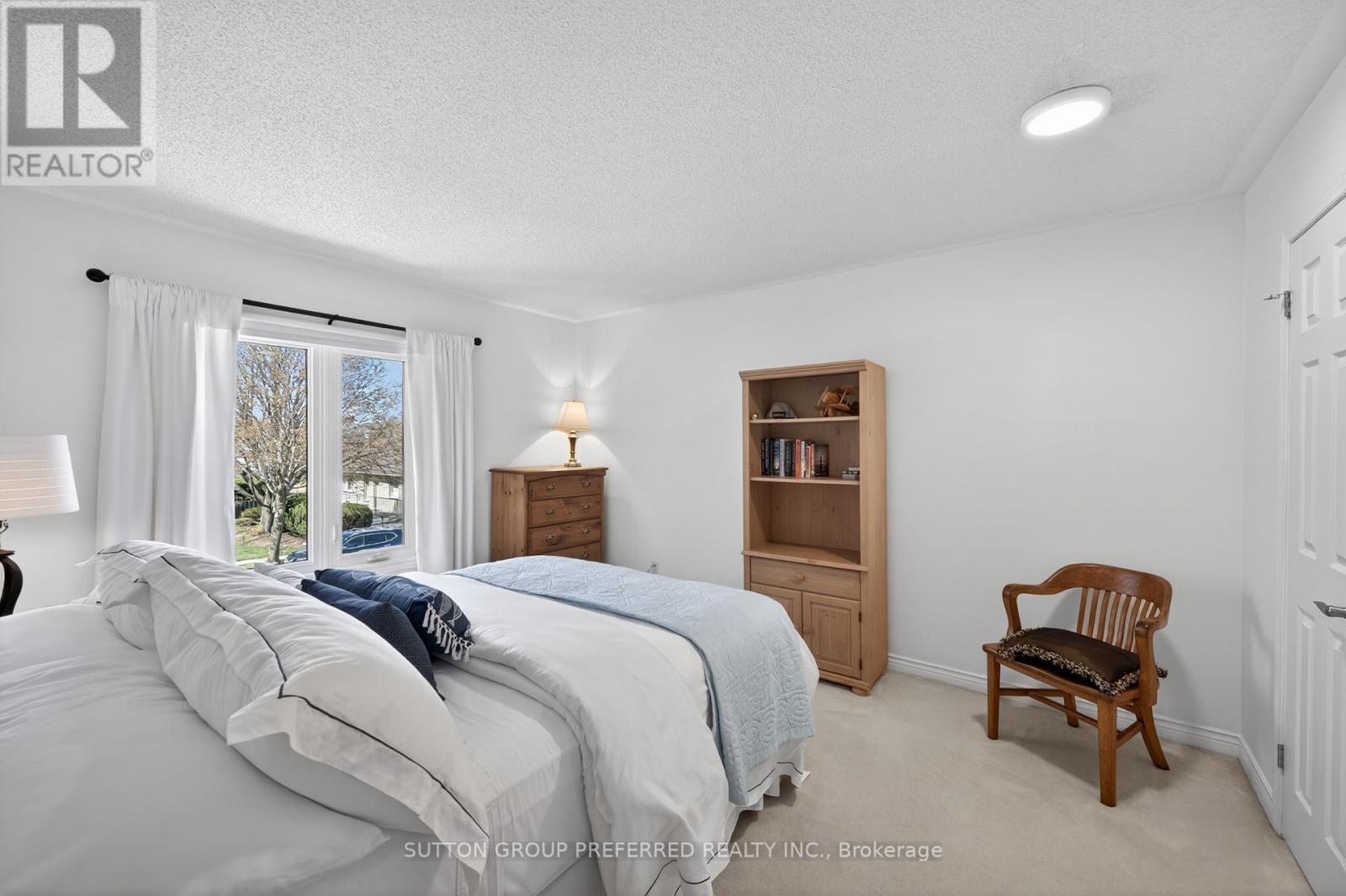 62 CARRIAGE HILL DRIVE - 38