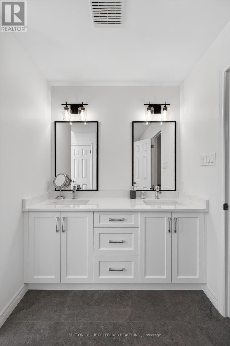 62 CARRIAGE HILL DRIVE - 44