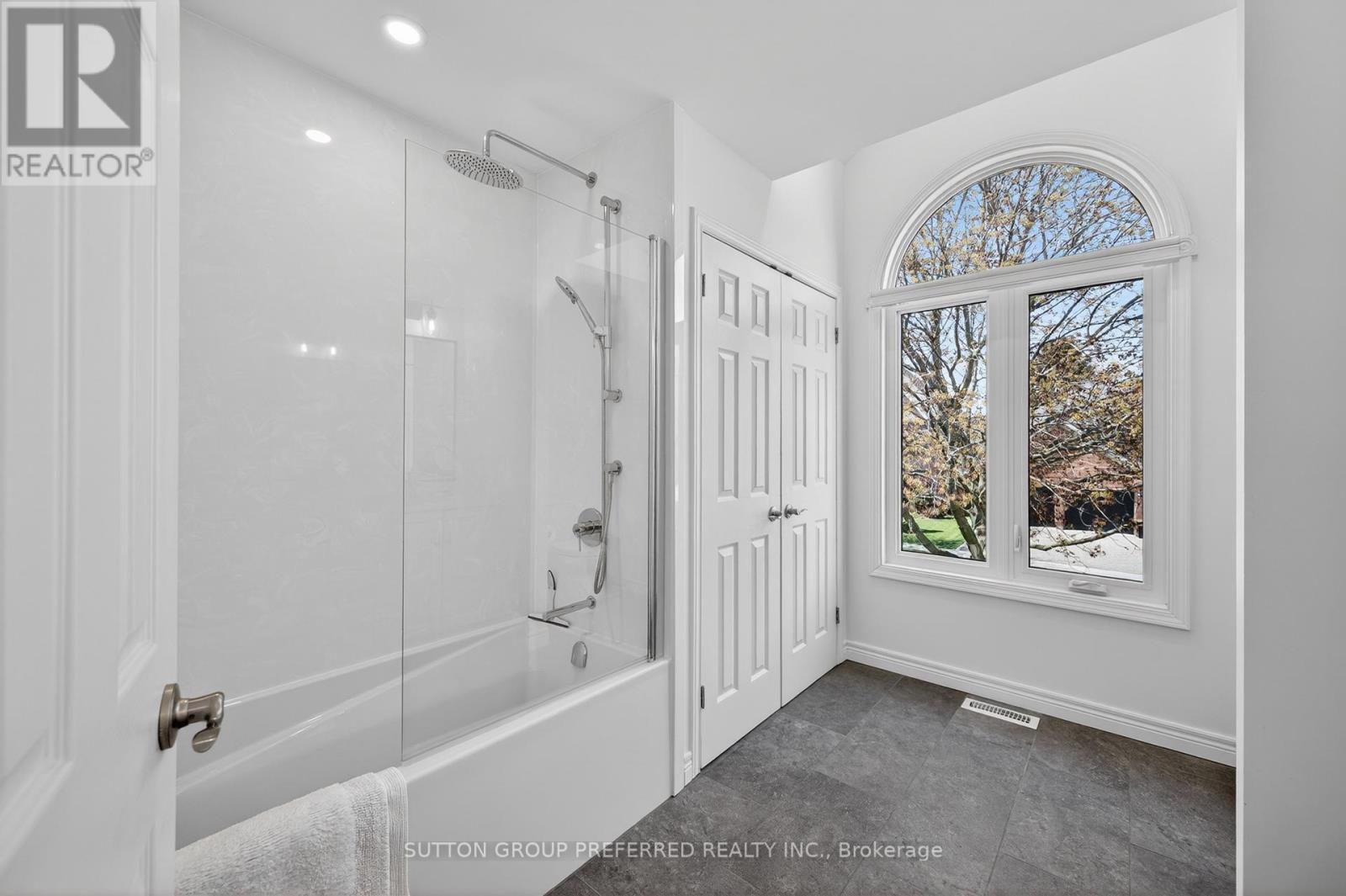 62 CARRIAGE HILL DRIVE - 45