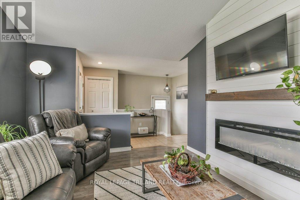 9 BROOKSIDE DRIVE - 12
