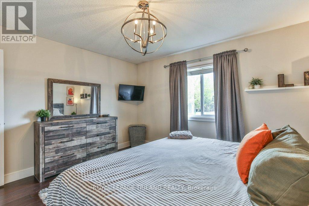 9 BROOKSIDE DRIVE - 22