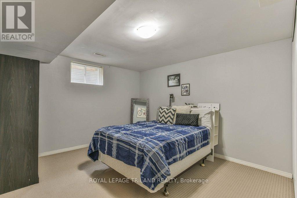 9 BROOKSIDE DRIVE - 30