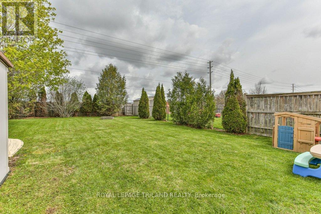 9 BROOKSIDE DRIVE - 40