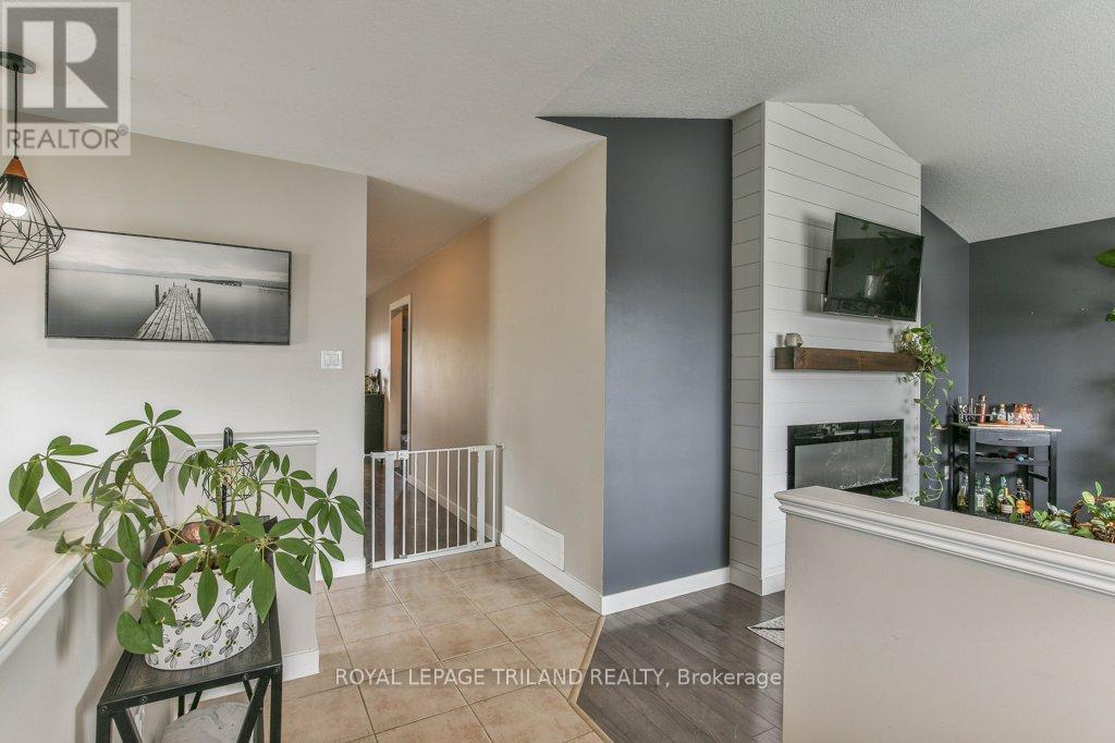 9 BROOKSIDE DRIVE - 9