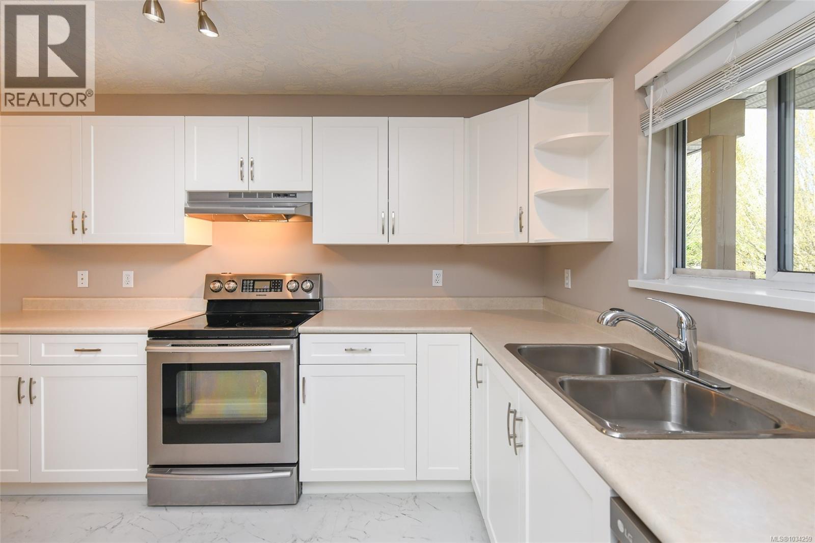 #205 4692 Alderwood Pl - 5