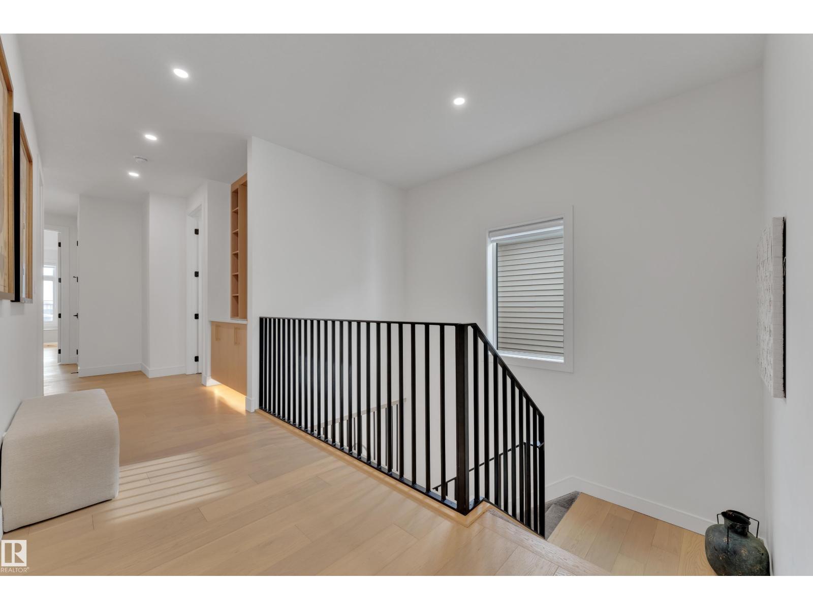 8922 Mayday WY SW, Edmonton