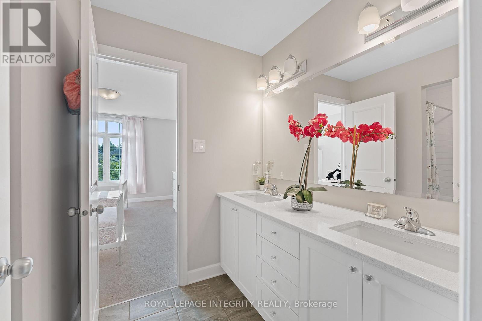 49 HAWKS LANDING CRESCENT - 27