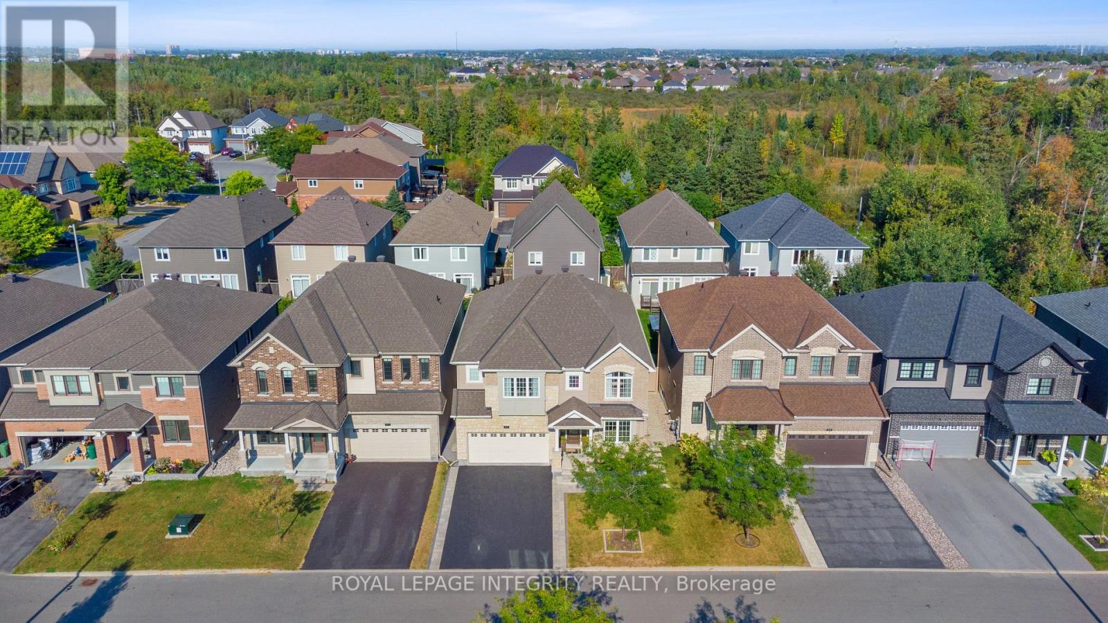 49 HAWKS LANDING CRESCENT - 40