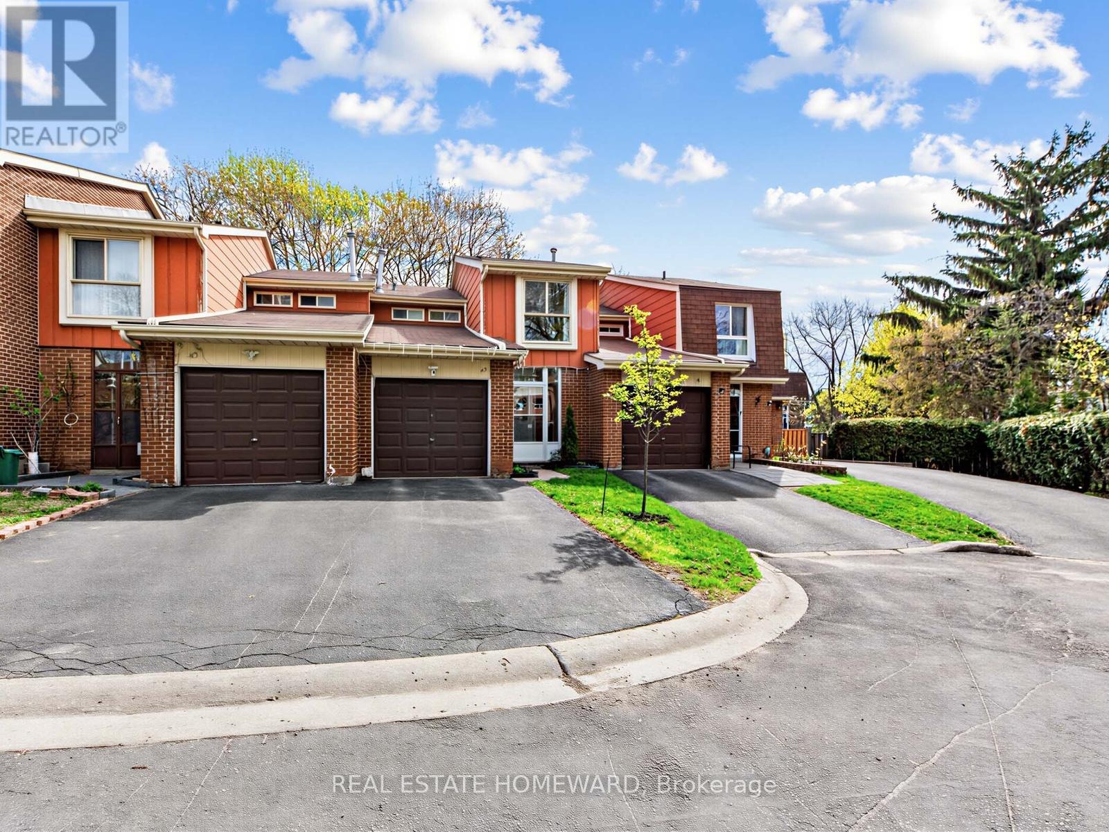 #42 40 DUNDALK DRIVE - 1