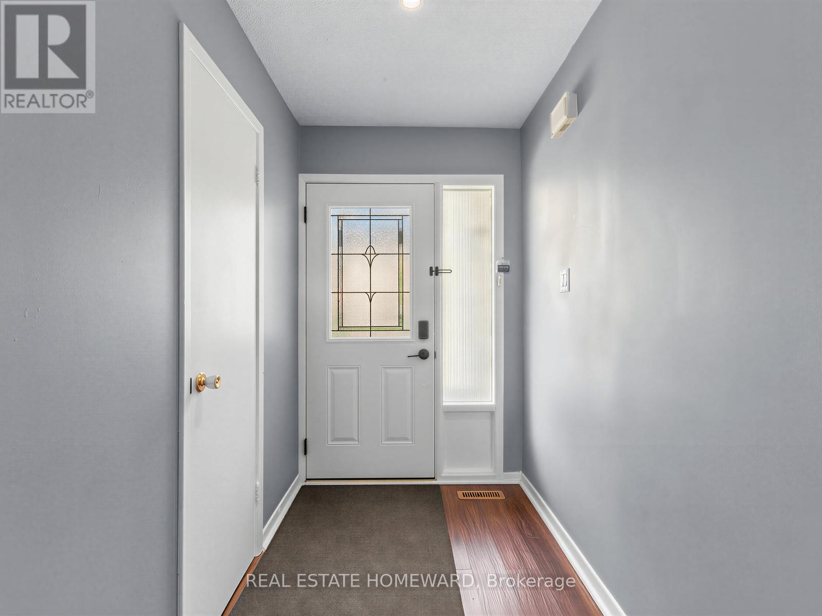 #42 40 DUNDALK DRIVE - 4