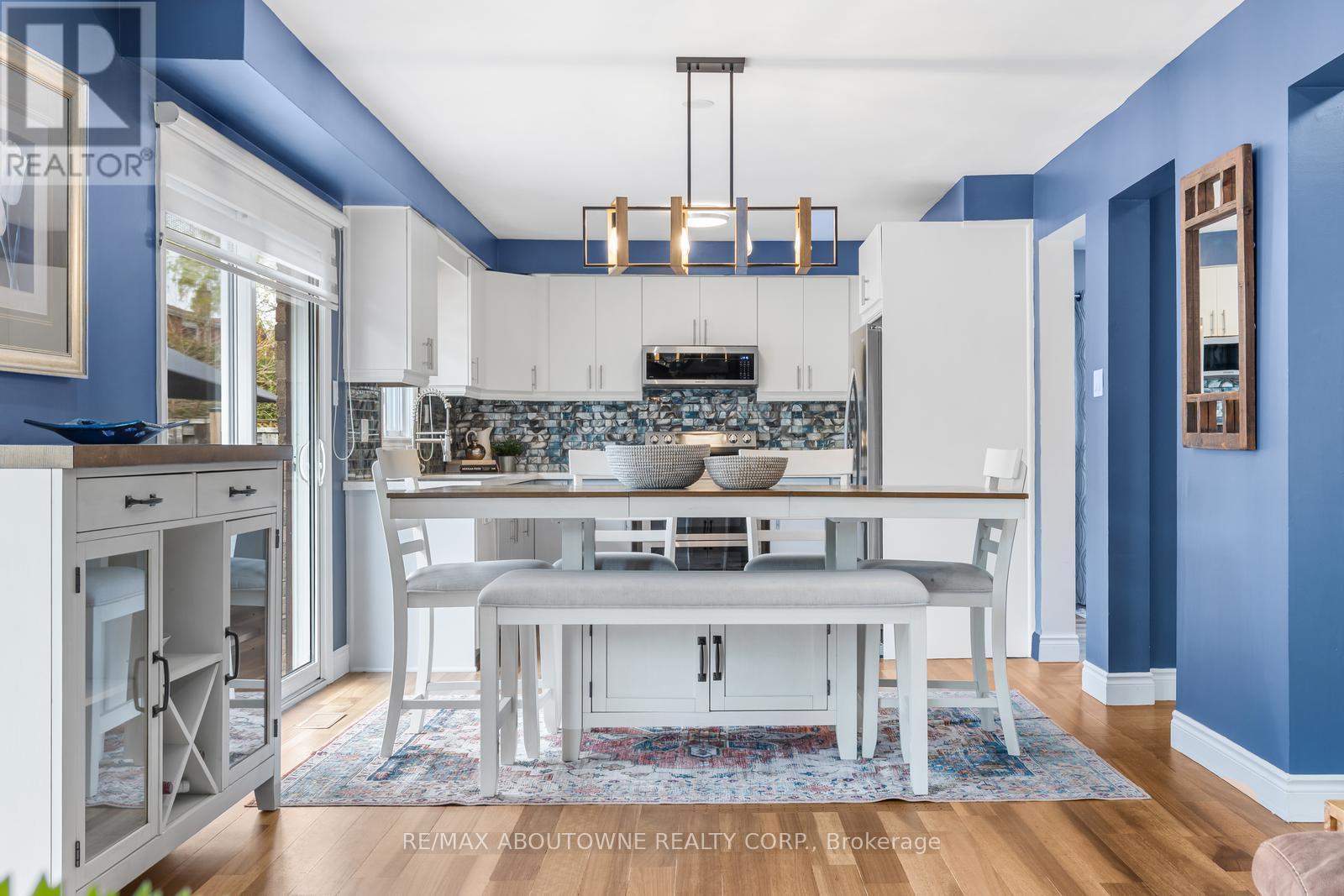 2474 CAVENDISH DRIVE - 4